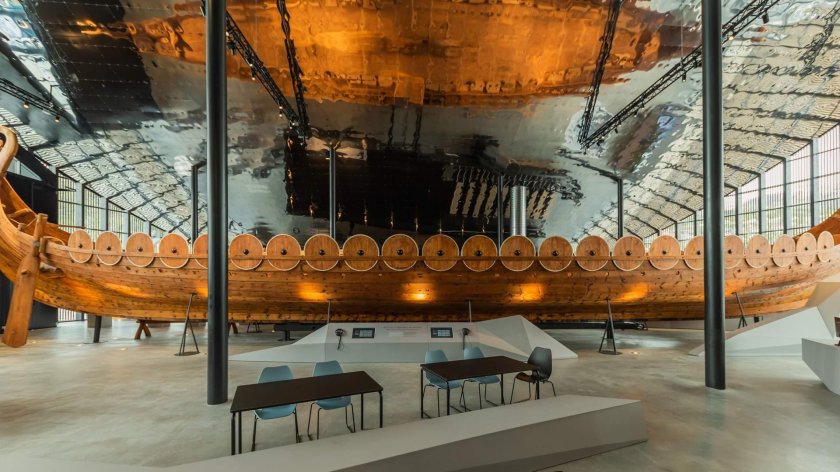 Корабль викингов Драккар