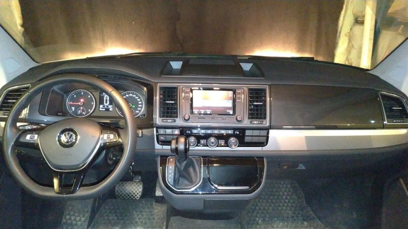 Volkswagen Caravelle t6 торпеда