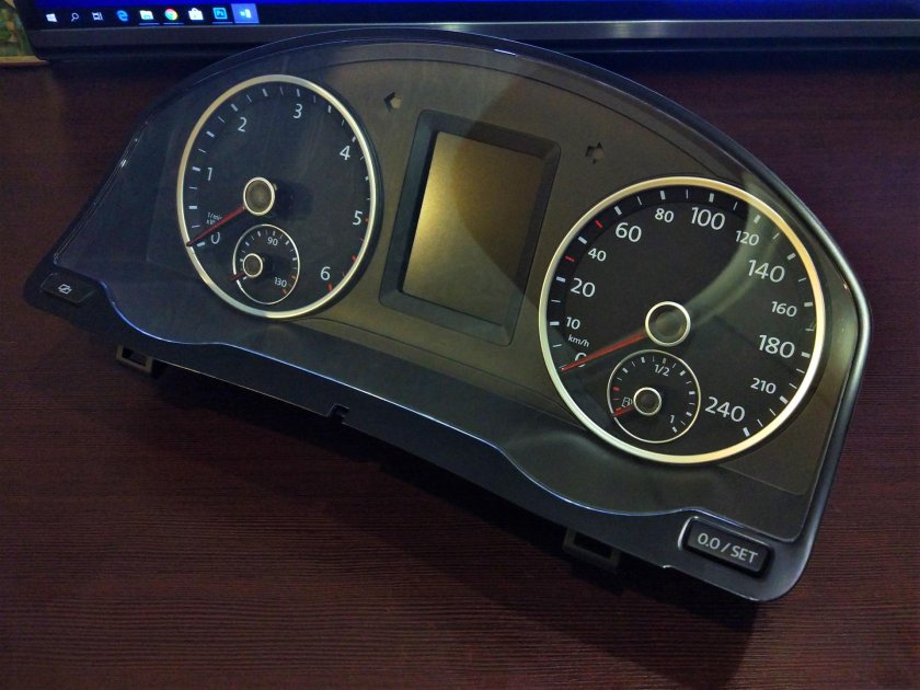 Панель приборов VW Touran