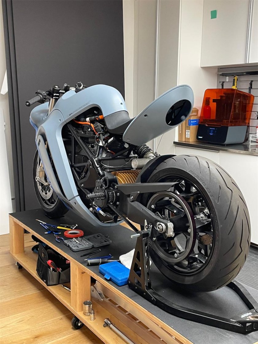 Дукати монстр 998