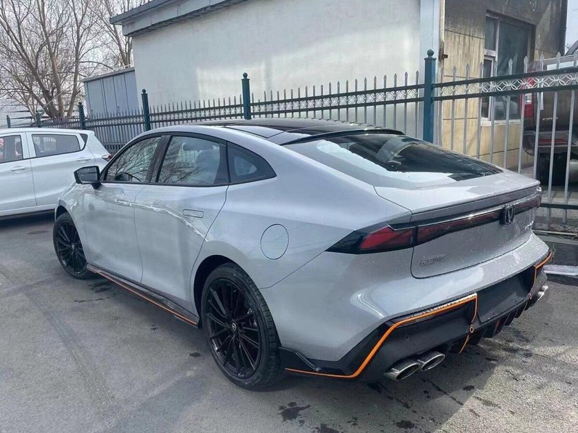 Чанган Uni v 2022