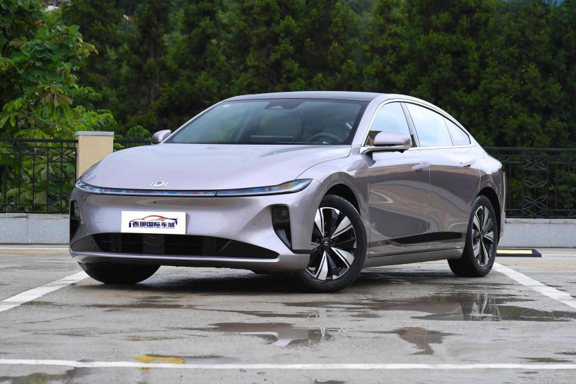 Электромобиль Xpeng p7