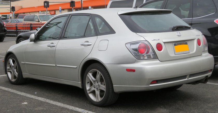 Лексус is300 универсал