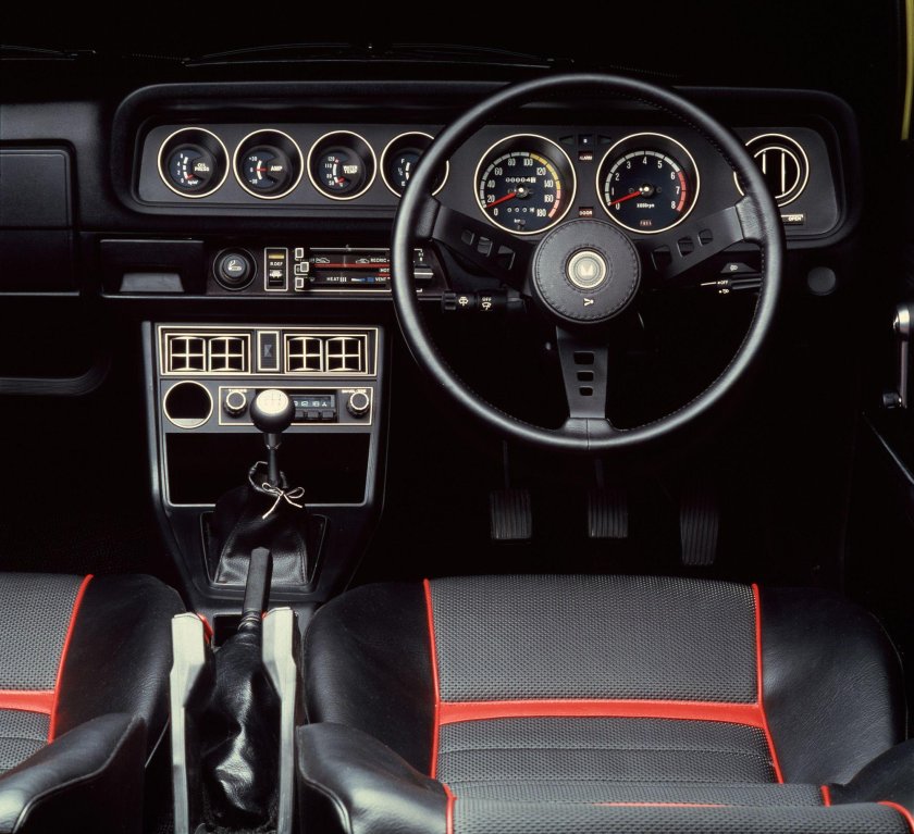 Митсубиси Галант 1969 салон