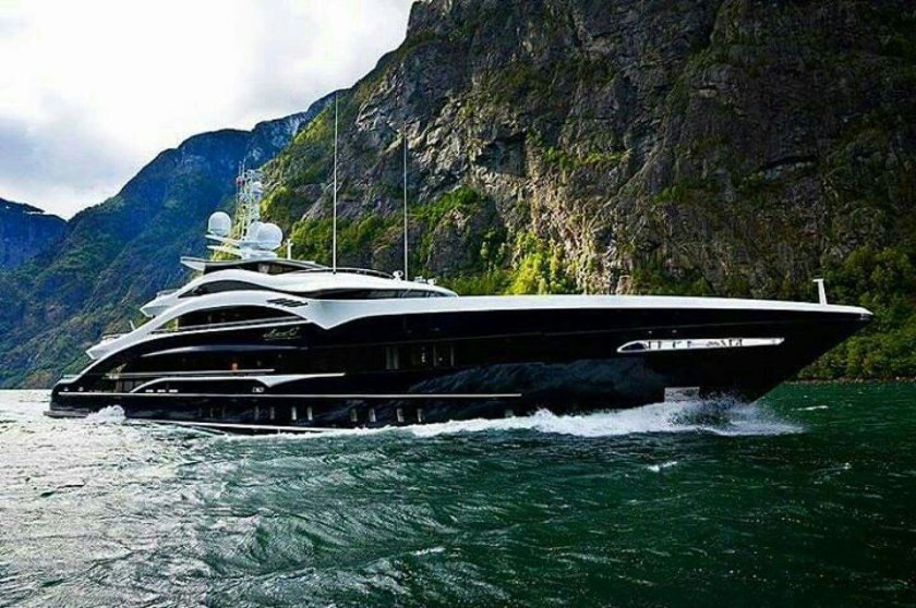 Мегаяхта Барбара