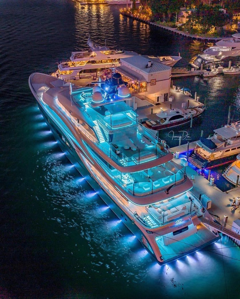 Яхты роскошь лакшери