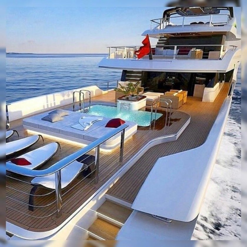 Люксури яхта