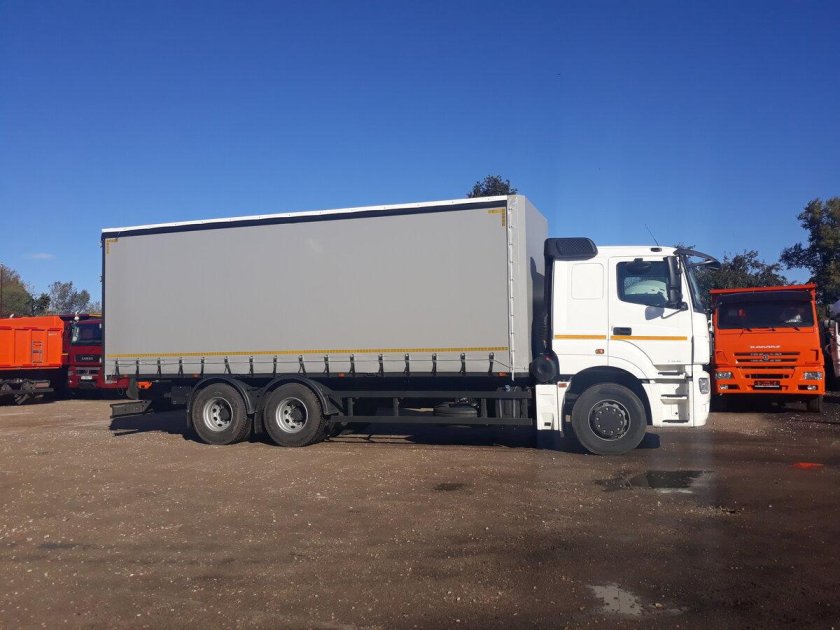 КАМАЗ 65207 бортовой тентованный