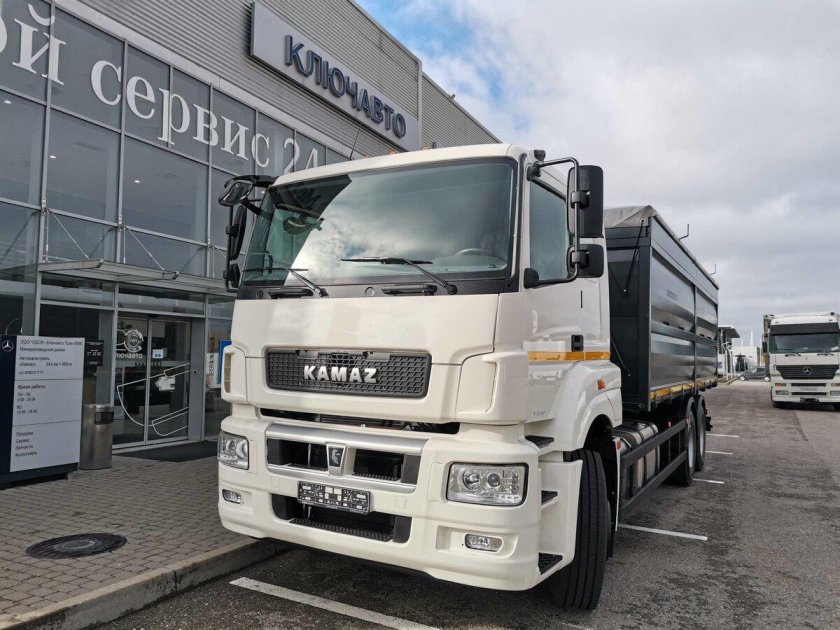 Новый КАМАЗ 65206