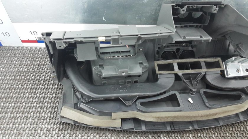 Форд Фьюжн заглушка на панели