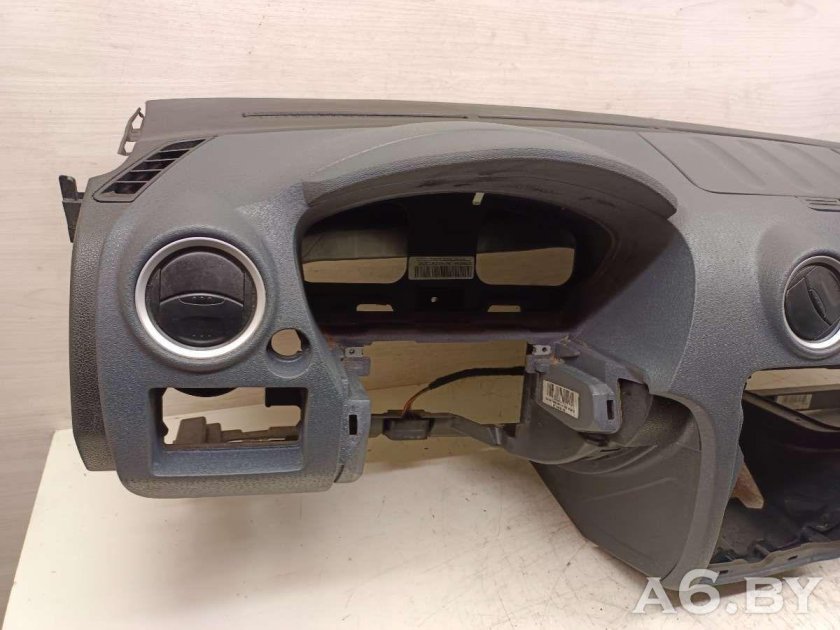 Передняя панель Форд Фьюжн 1.4