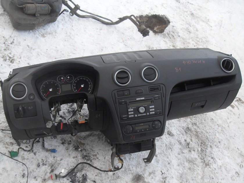 Панель Форд Фьюжн 1.6