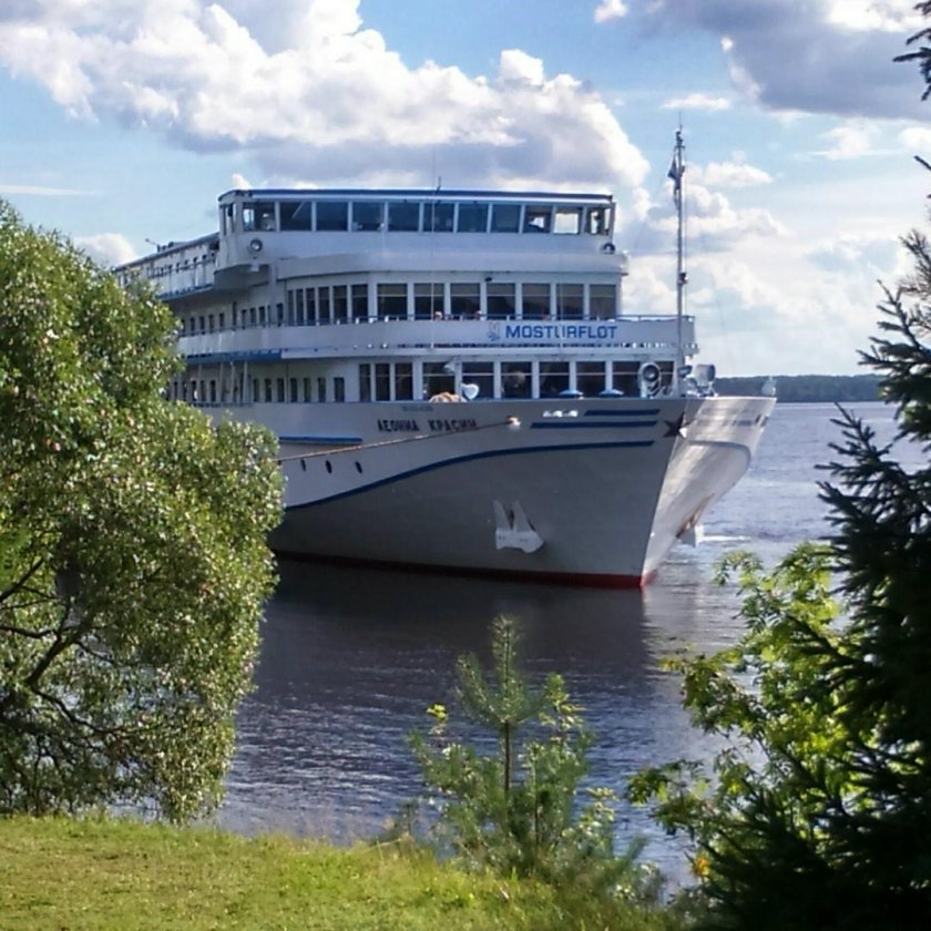 Капитан теплохода Леонид Красин Скворцов Александр