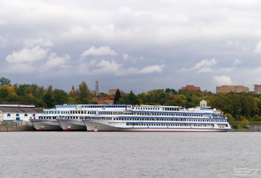 Николай Карамзин теплоход