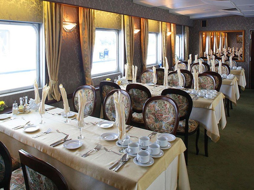 Теплоход Леонид Красин каюты