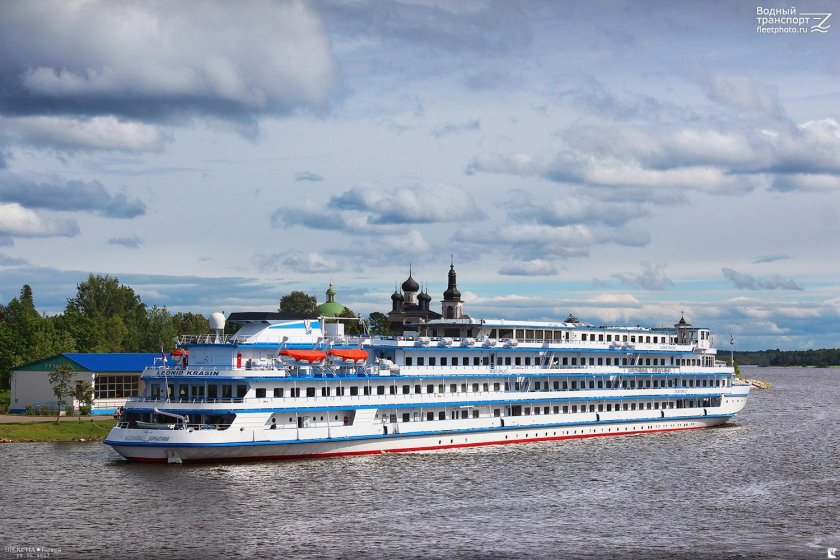 Судно Леонид Красин