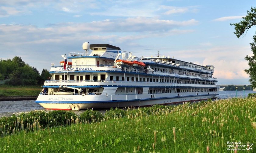 Леонид Красин теплоход Мостурфлот