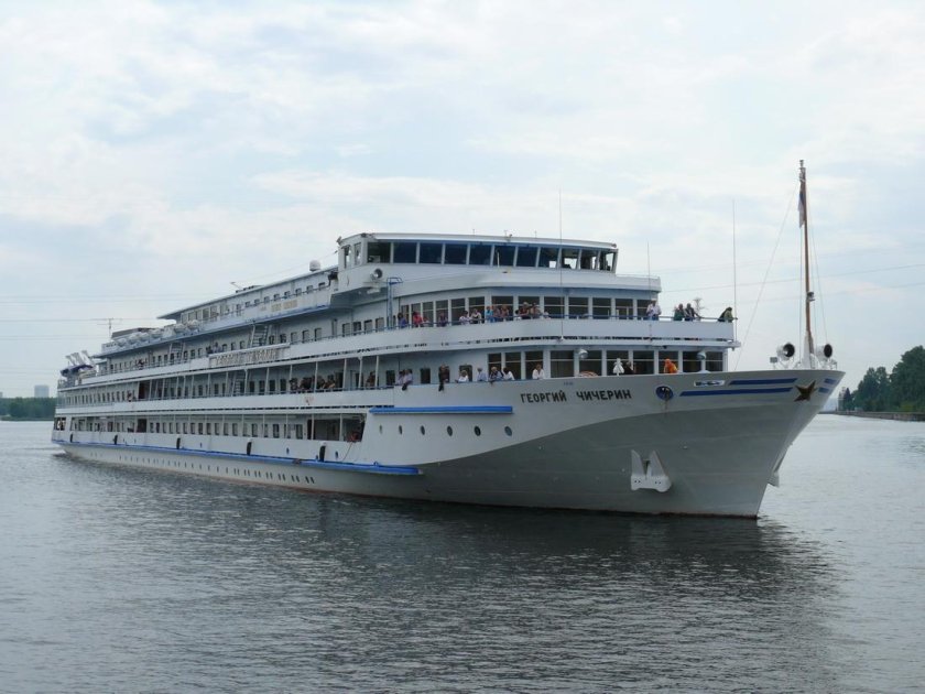 Георгий Чичерин теплоход