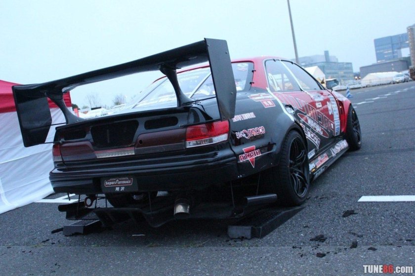 Тойота Марк 2 со спойлером