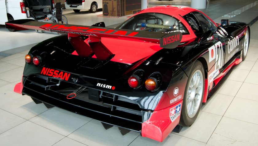 Nissan r390