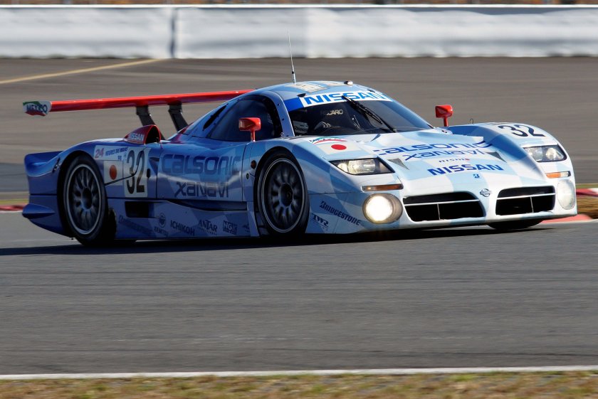 Nissan r390 gt1