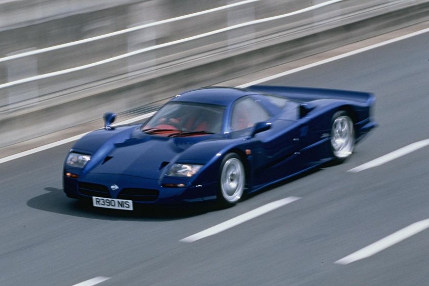 Nissan r390 gt1 Road car