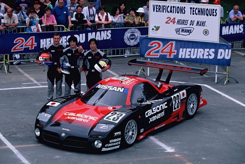 Nissan r390 gt1 le mans