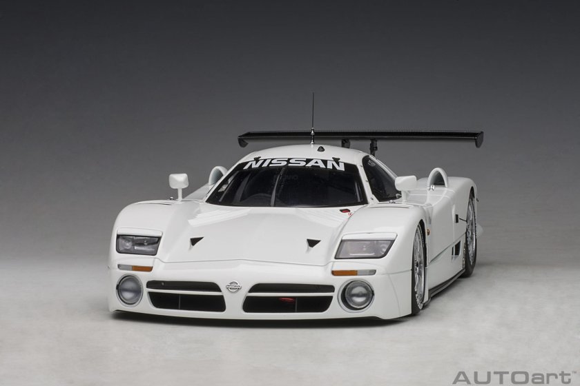 Nissan r390 gt1 White