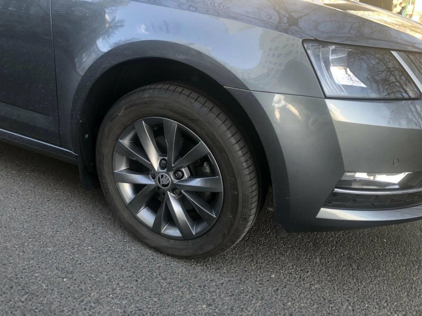 Октавия диски графит 19 дюймов