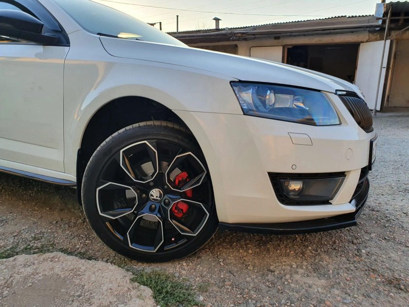 Диски Шкода Октавия RS r18