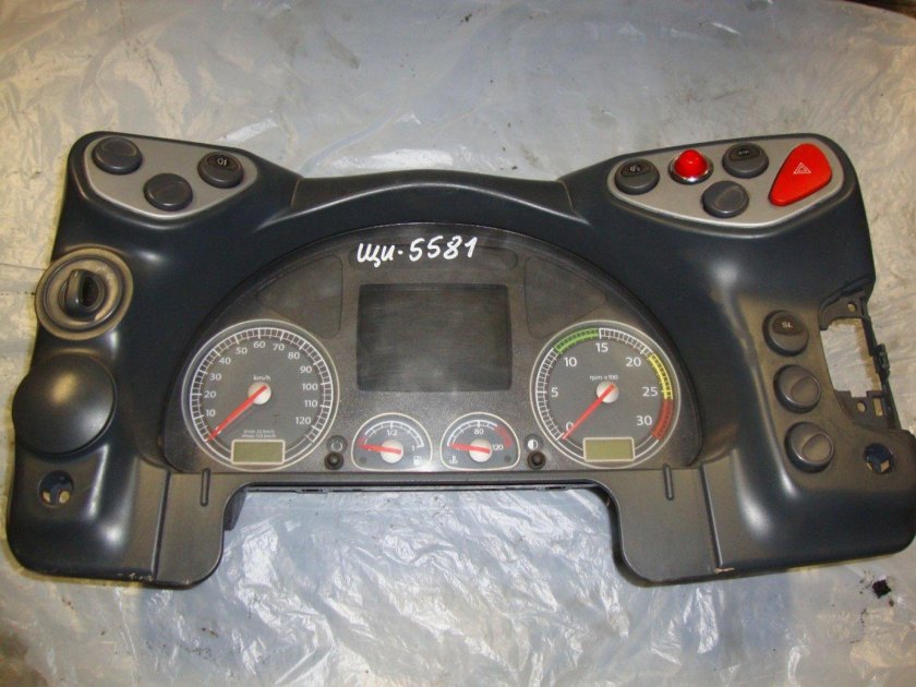 Приборная панель Ивеко Стралис 2004