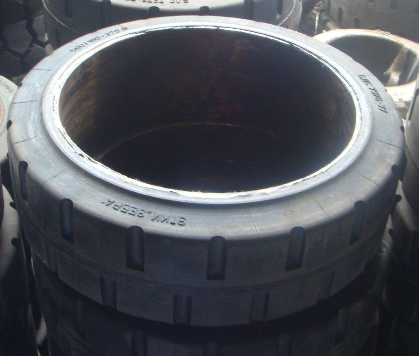 Бандажная шина 645*350-410