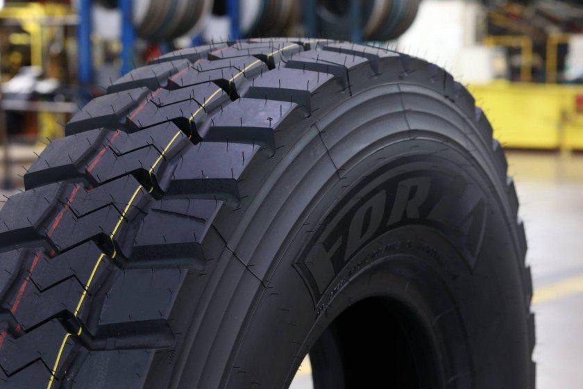 Грузовая шина