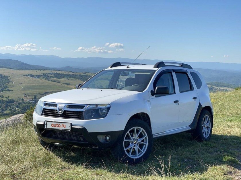 Дастер внедорожник