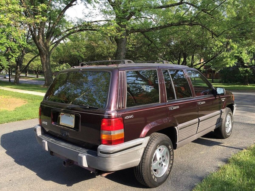 1993 Jeep Grand Cherokee Laredo