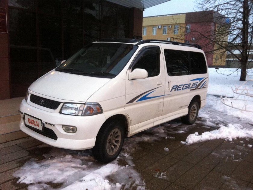 Toyota Hiace Regius 1998