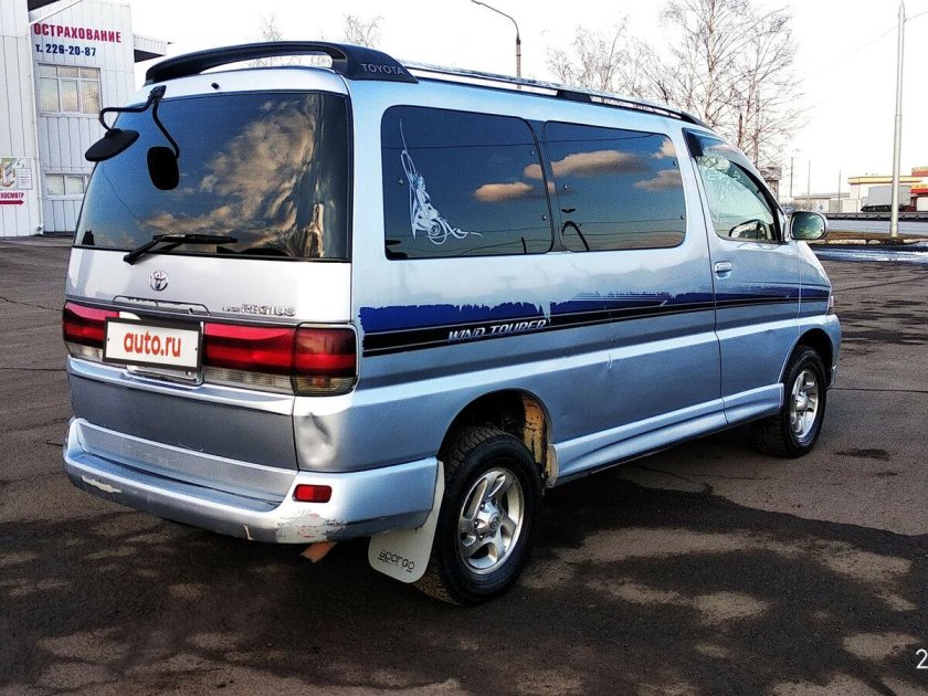 Toyota Hiace Regius 1998