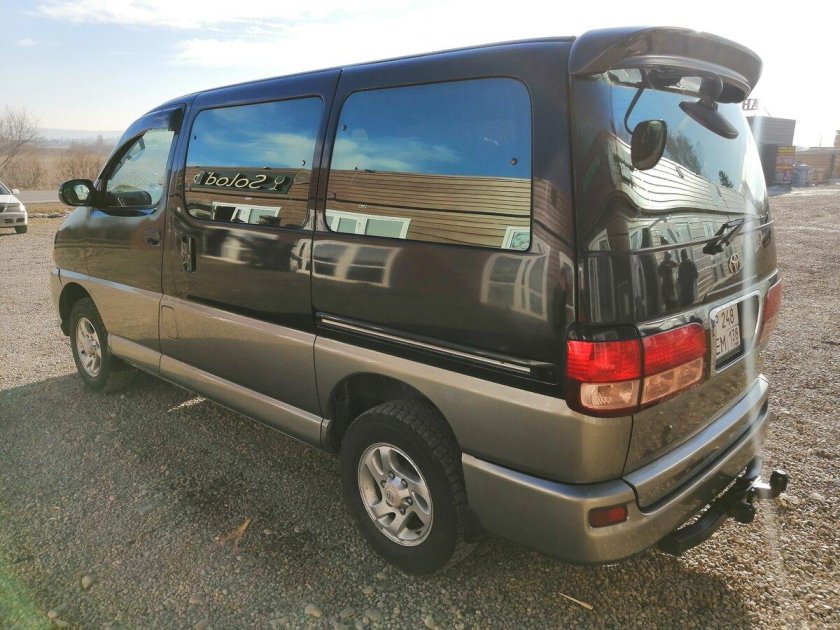 Toyota Hiace Regius