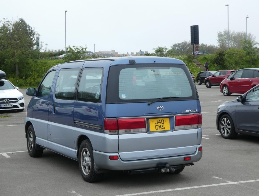 Toyota Hiace Regius 1997