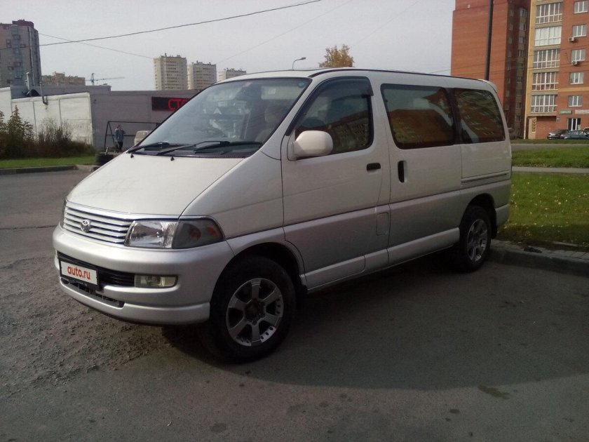 Toyota Regius 1997