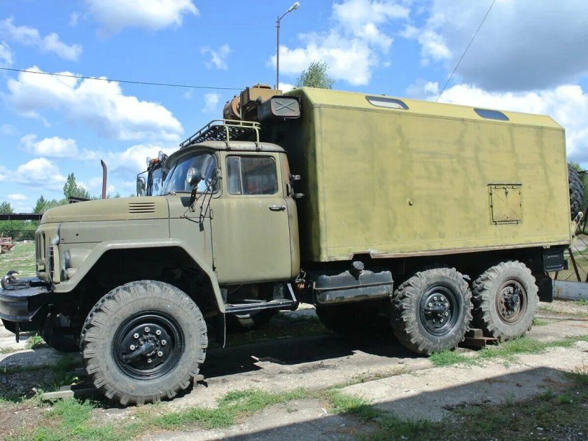 ЗИЛ 131 С будкой