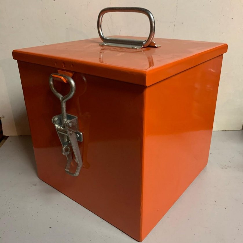 Ящик для пиротехники судовой