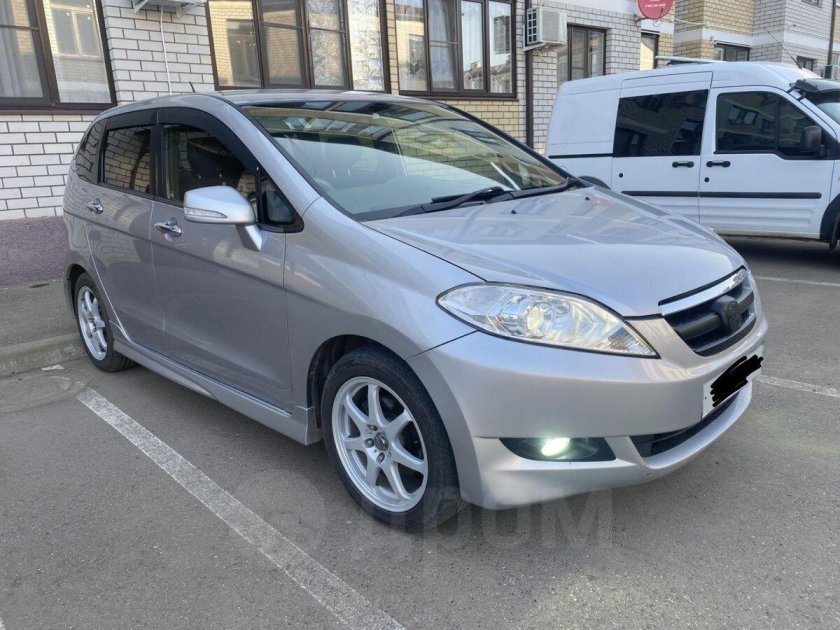 Хонда Эдикс 2004 года