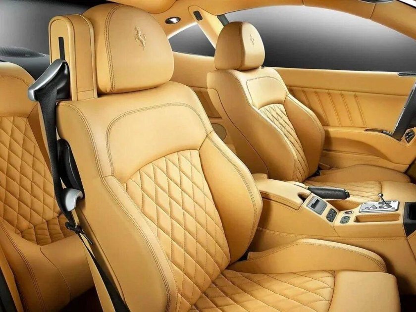 Машина Ferrari 612 Scaglietti салон