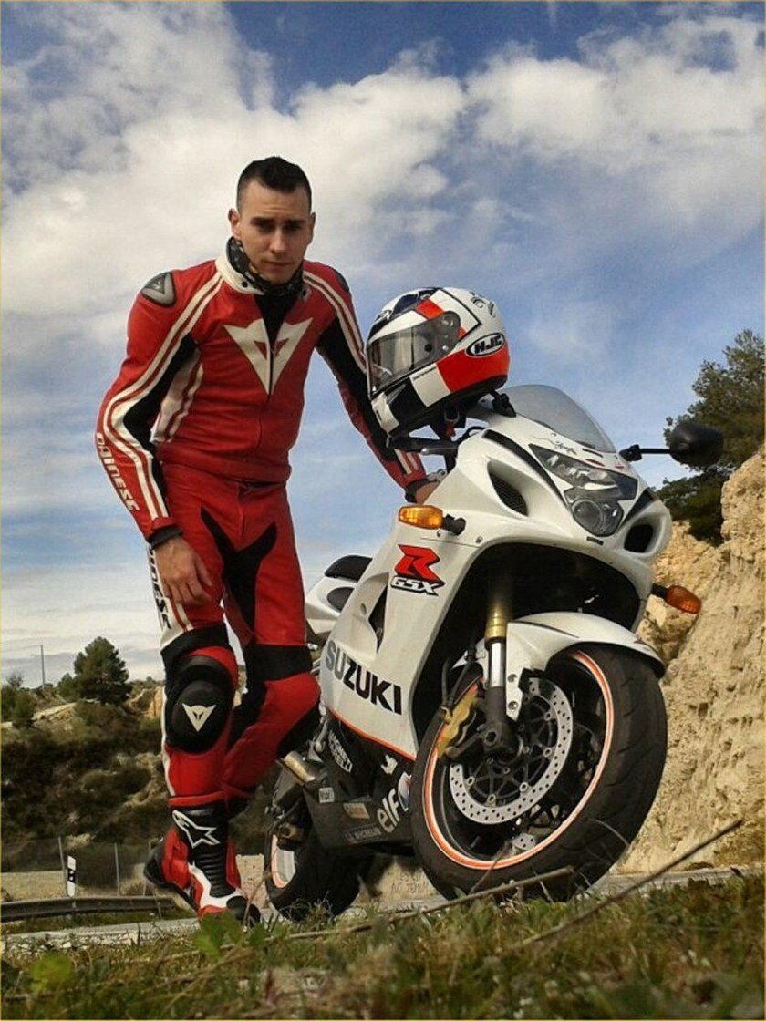 Деревенский мотоциклист