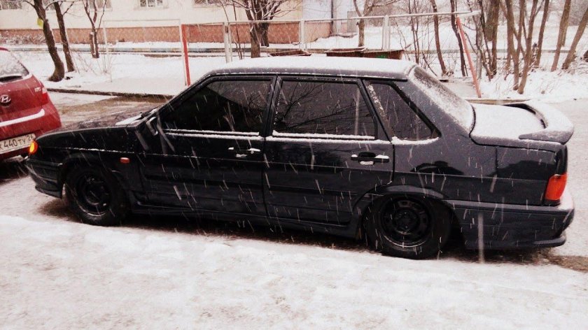 ВАЗ 2115 черная заниженная