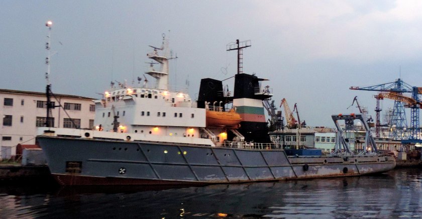 МБ 305 буксир янтарь