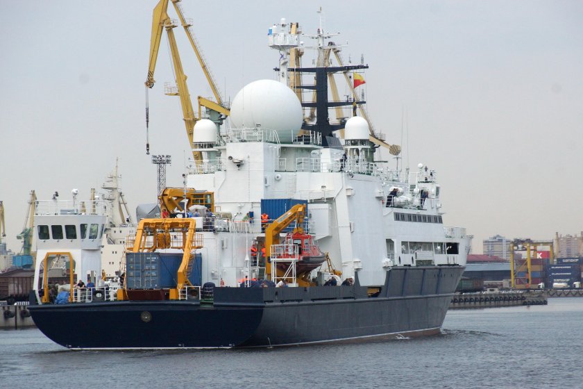 Океанографическое исследовательское судно «янтарь» проекта 22010