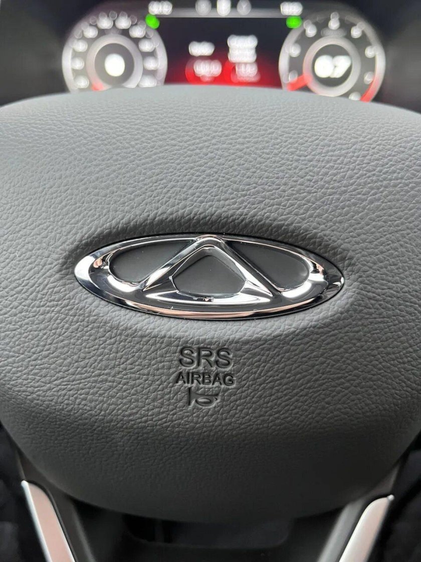 Значок Инфинити и черри