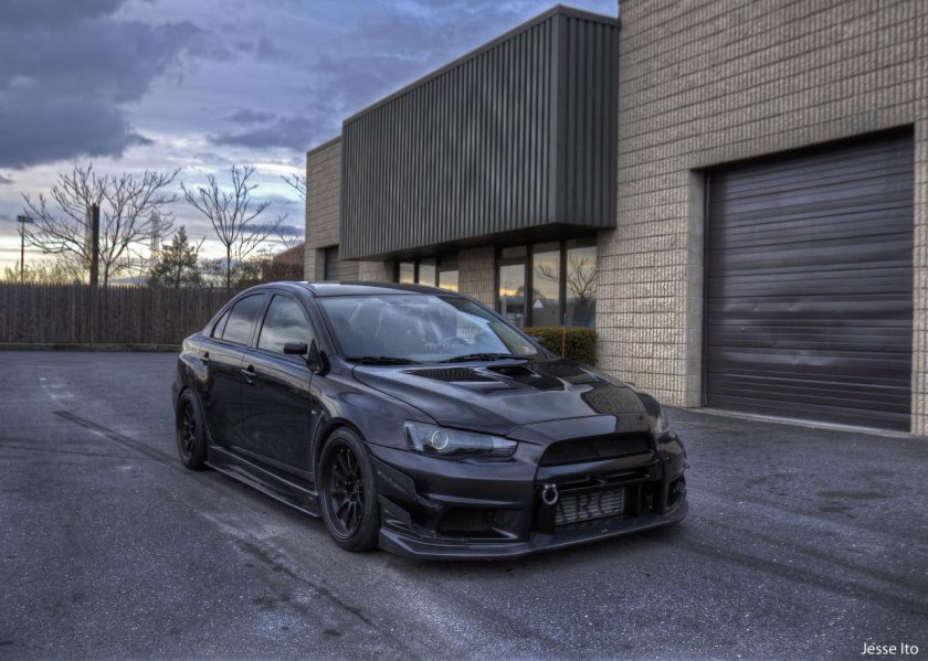 Mitsubishi Lancer Evolution 10 черный